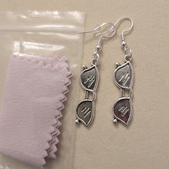 Handcrafted Silver Sunglasses Dangle Earrings New - Picture 2 of 3